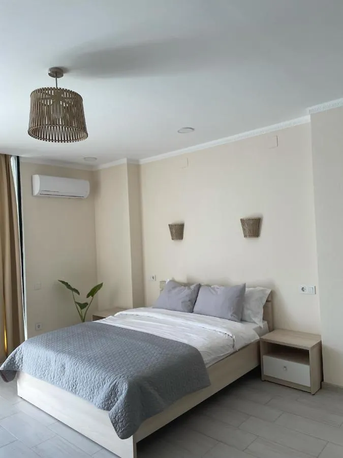 Apartment Near The Sea With Pool Batumi